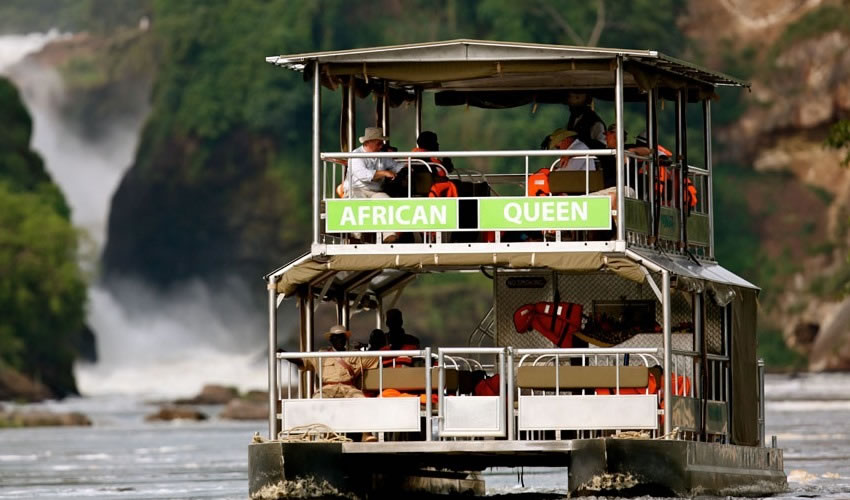boat cruise in murchison falls