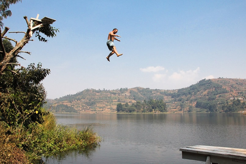 relaxing in lake bunyonyi
